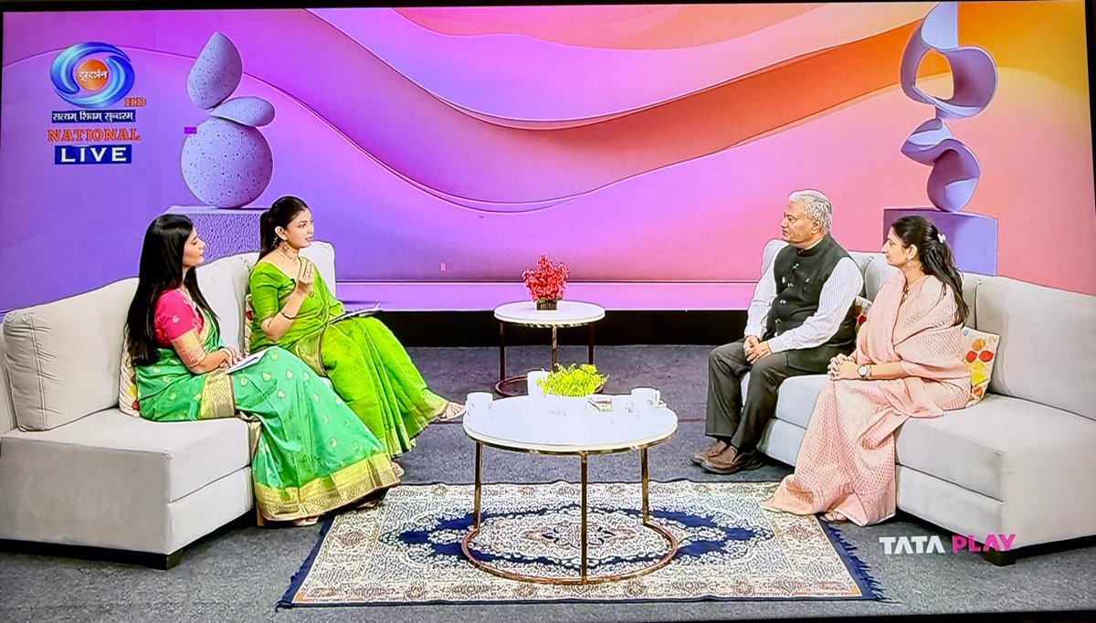 IBCA_official's tweet image. Dr. @SPYadavIFS, Director General, IBCA, and Ms. @_divyarathore, Lead Researcher & Senior Policy Specialist, Government of India, featured on the @DDNewslive Morning Show to discuss the recently released publication, 'Hidden Treasures: India’s Heritage in Tiger Reserves'. The…