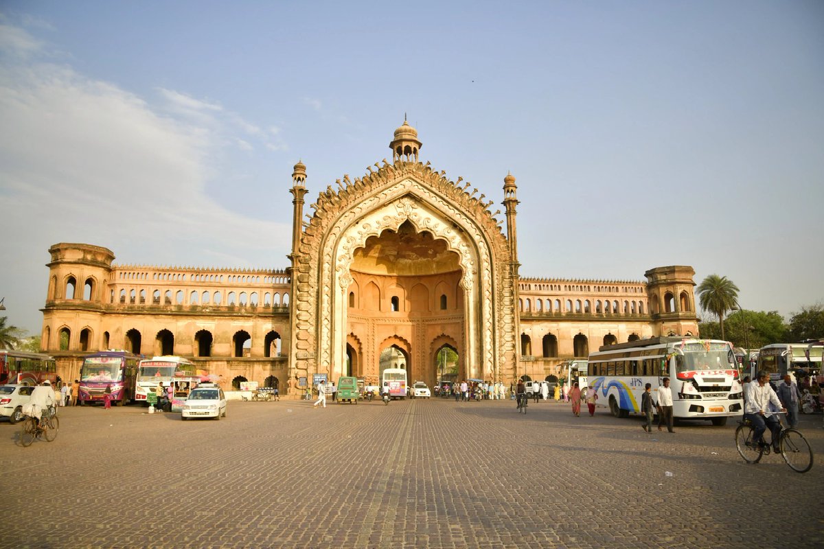 gemsofbabus_'s tweet photo. 🚨 Ahmedabad Has Emerged As The No. 1 Cleanest City In The Country. 👏

Madhya Pradesh's capital Bhopal, secured the 2nd position and UP's capital Lucknow is 3rd. https://t.co/cwIuhXYErQ