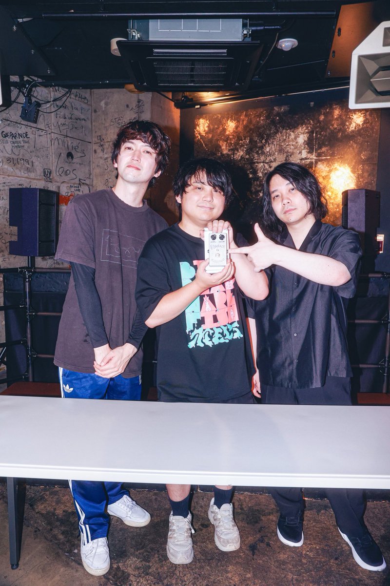 bbhf_tw's tweet image. #Dチャレンジ エフェクターお渡し会🎸
7/10に開催されたBBHF "MELT"終演後、
D賞当選者の方に、DAIKI作・オリジナルエフェクターのお渡し会を行いました!
改めておめでとうございます✨
そして、#Dチャレンジ に参加してくださったみなさんも
本当にありがとうございました❤️🔥…