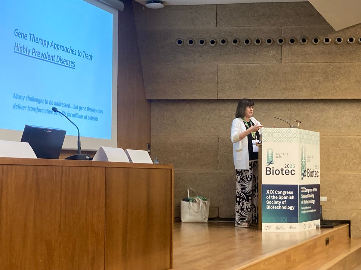 SSebiot's tweet image. #Biotec2025 🧬 Fátima Bosch presenta el éxito de los ensayos preclínicos de una terápia génica para diabetes tipo 1. La tecnología fue licenciada a una empresa de EEUU, que prevé inciar en breve ensayos clínicos con humanos.
👉 buff.ly/AbCJJSE