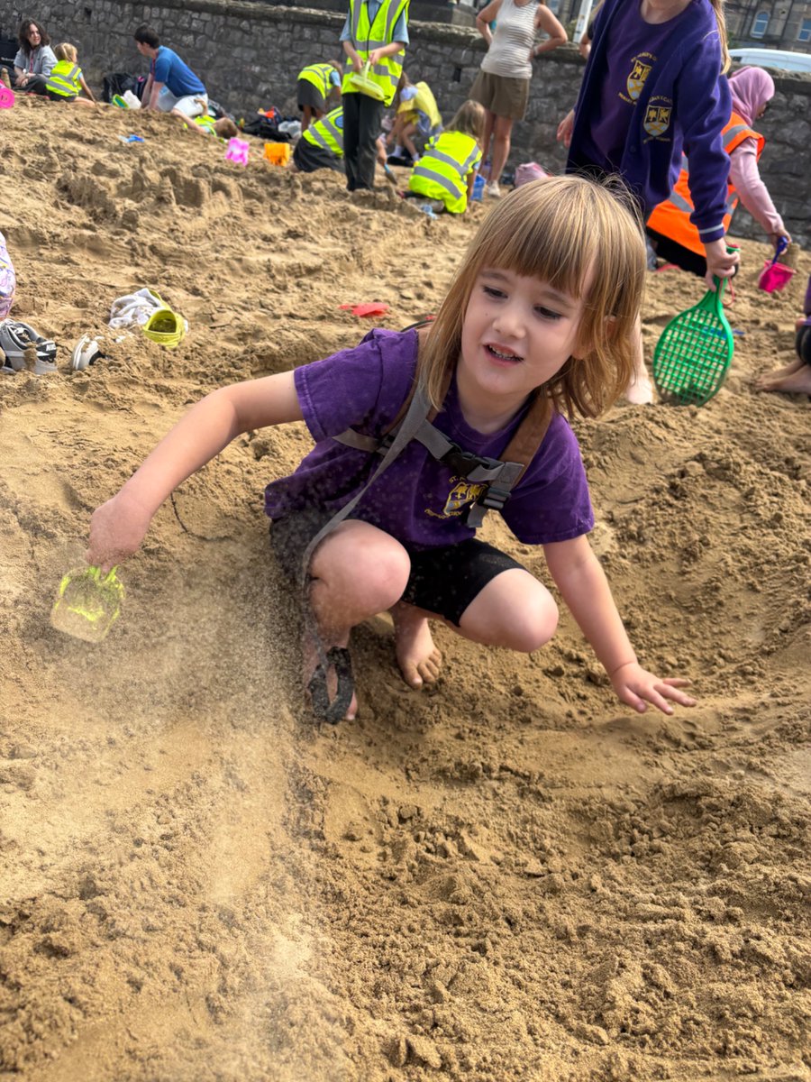 StAlbans_Sch's tweet photo. Year One are having a blast at the beach! 🏖️ 💛💜 #MrsJ #Weston2025 https://t.co/JXirfE5WNx