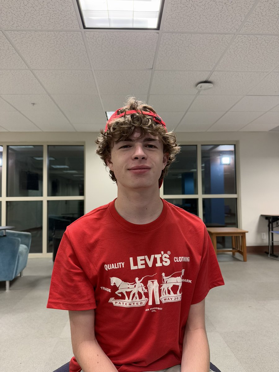 pyoiqu's tweet image. Everyday I regret not going as Art Donaldson for Halloween cause if I dyed my hair and got the fit I would’ve pulled it off