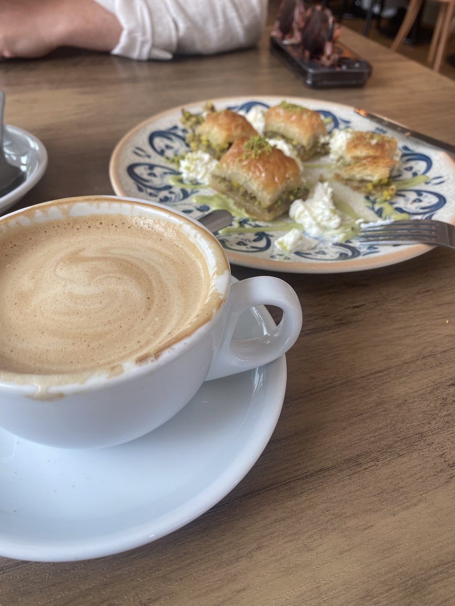 ceritheviking's tweet photo. If you drink in coffee chains you are mad.  Support local 
#longa https://t.co/BucJZDY2VF