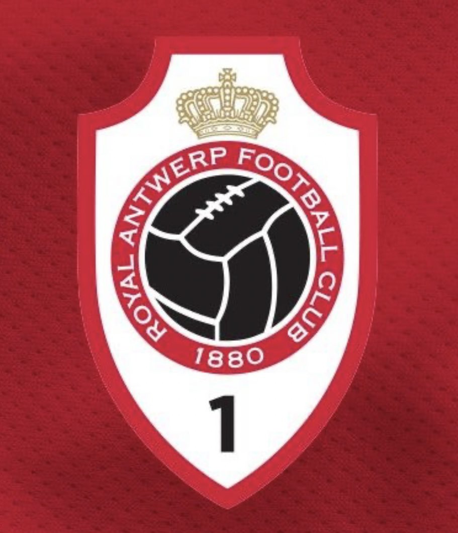 PanenkaBEL's tweet photo. 🧐 L’Antwerp s’intéresse de près à Thibo Somers, capitaine du Cercle Bruges 🟢⚫

Le joueur 🇧🇪 souhaite franchir un cap et n’a plus qu’un an de contrat.

#jpl #jupilerproleague #mercato #infofoot #majpl #football #foot https://t.co/npRCwrBbeo