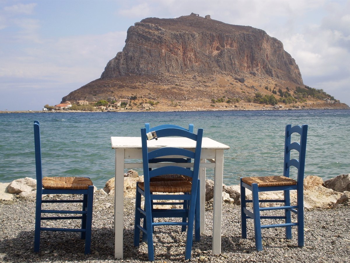 fatgreekodyssey's tweet image. Kindle Monthly Deal!
Funny candid Greek memoir.
Two writers & Wallace terrier
up to mischief in wild rural Greece.
A snip at #99p #UK
#Amazon #bestseller mybook.to/ThingsCanOnlyG…
#WednesdayMotivation @DurrellSociety
#BooksWorthReading #WritingCommunity #memoirs #writersoftwitter