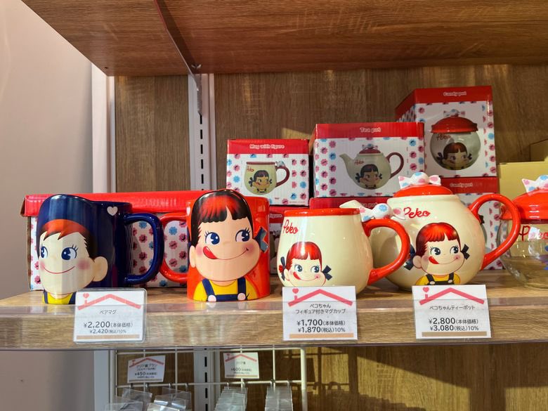 銀座には不二家のグッズ専門店なるものがあるんです🥰 「Peko chan
