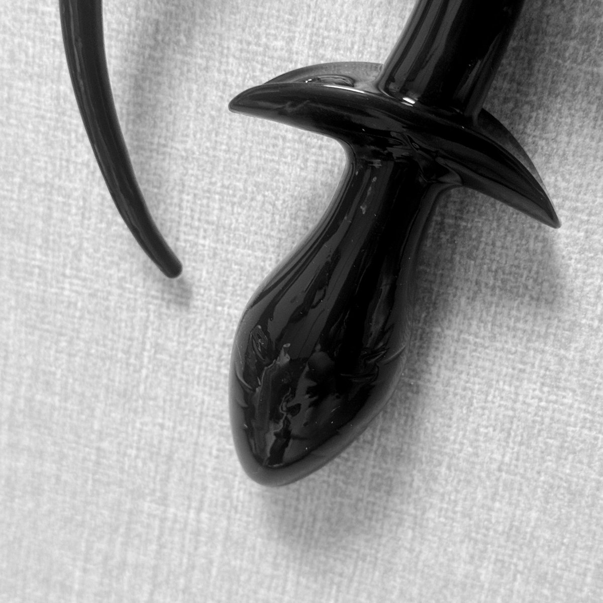 현생 이슈로 섭이랑 놀려고 시킨 물품도 드디어 오늘 개봉함 ㅎㅎ 
패들이랑 꼬리랑 이것저것 샀는데 누구한테 먼저 써볼까🖤 

#펨돔 #멜섭 #도그플 #본디지 #스팽커