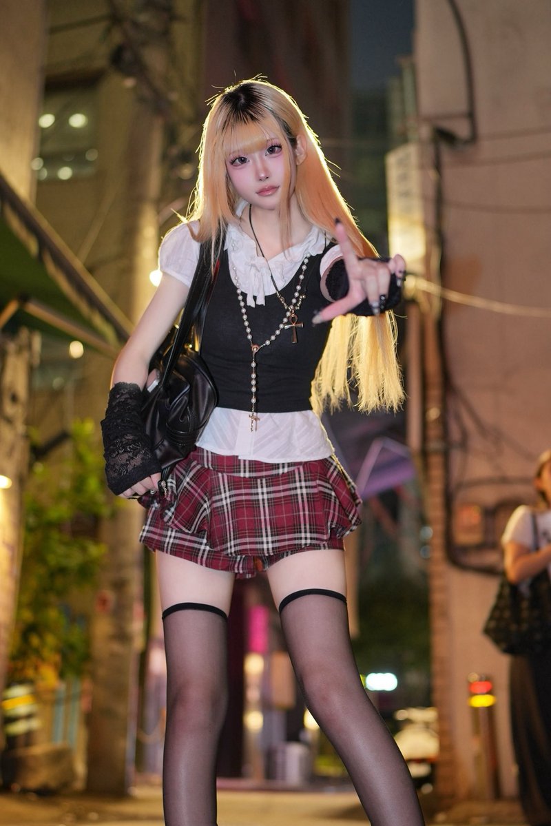 lin____s's tweet image. ねえ、カバン重たいあなたが持ってよ
