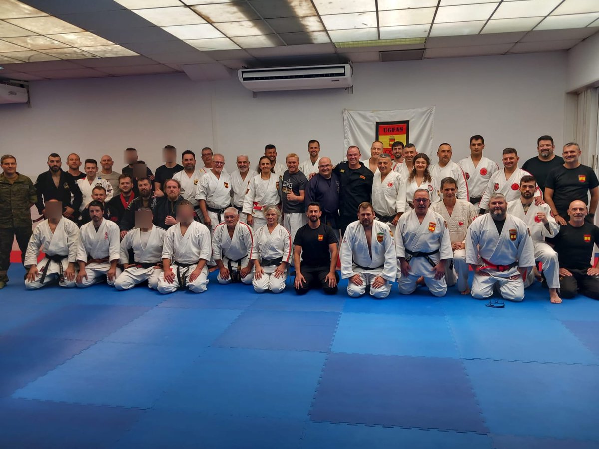 UGFAS_'s tweet image. 🔥 ¡UGFAS marca un hito internacional!
📍 Curso Internacional de Entrenamiento en Estrés – U. Europea Madrid
👥+60 participantes
🧠Ciencia, combate y gestión real del estrés operativo
🌍Instructores de 🇪🇸🇵🇹🇮🇹🇨🇭🇨🇱🇨🇿🇷🇴 con ponencias de alto impacto
💥¡Experiencias reales al límite!