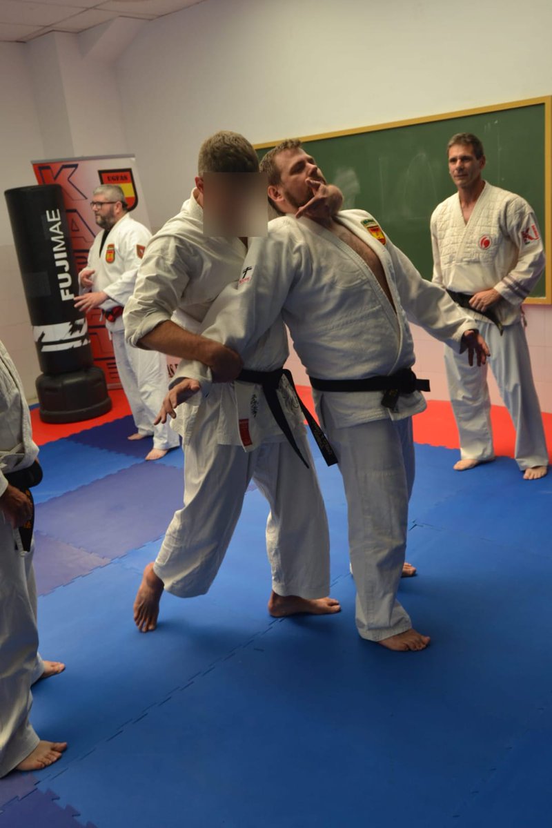 UGFAS_'s tweet image. 🔥 ¡UGFAS marca un hito internacional!
📍 Curso Internacional de Entrenamiento en Estrés – U. Europea Madrid
👥+60 participantes
🧠Ciencia, combate y gestión real del estrés operativo
🌍Instructores de 🇪🇸🇵🇹🇮🇹🇨🇭🇨🇱🇨🇿🇷🇴 con ponencias de alto impacto
💥¡Experiencias reales al límite!