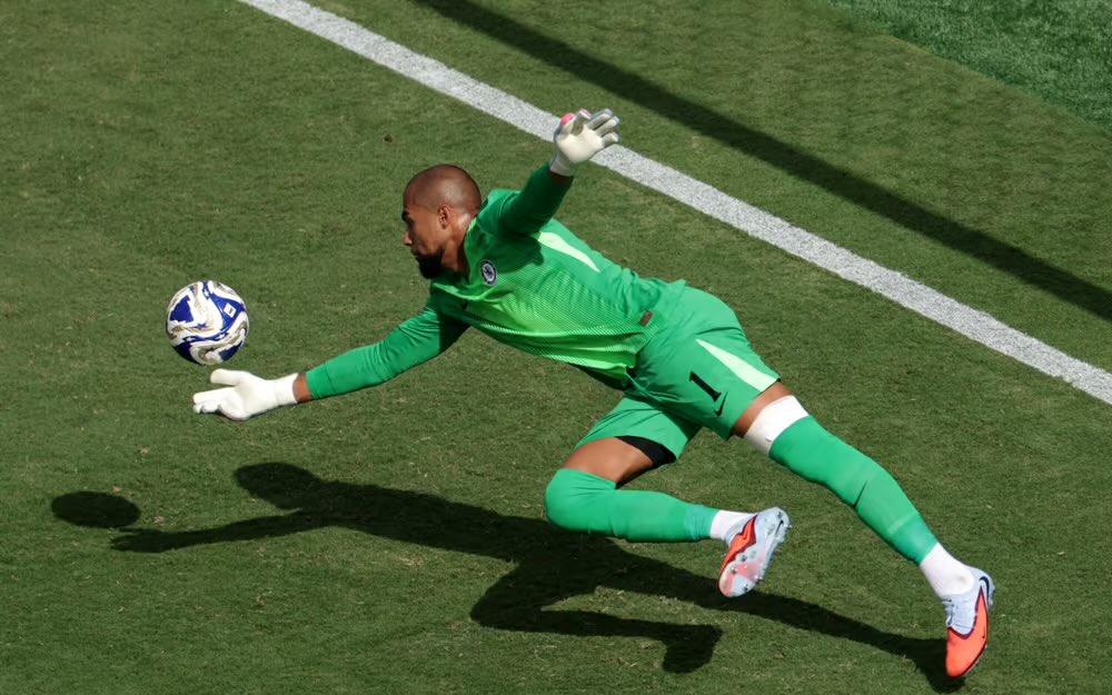 carefreecammy's tweet image. Best Chelsea goalkeeping performance since Mendy at Brentford away. 🧤🇪🇸