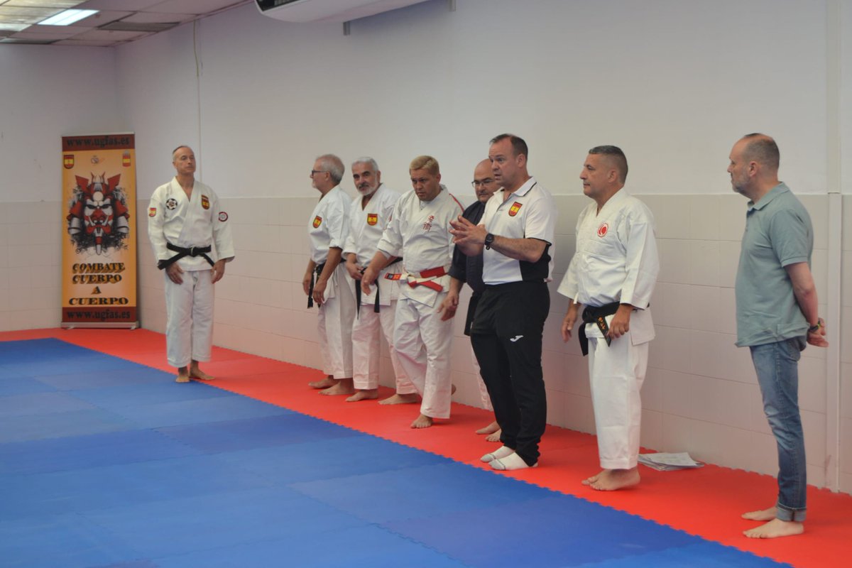 UGFAS_'s tweet image. 🔥 ¡UGFAS marca un hito internacional!
📍 Curso Internacional de Entrenamiento en Estrés – U. Europea Madrid
👥+60 participantes
🧠Ciencia, combate y gestión real del estrés operativo
🌍Instructores de 🇪🇸🇵🇹🇮🇹🇨🇭🇨🇱🇨🇿🇷🇴 con ponencias de alto impacto
💥¡Experiencias reales al límite!