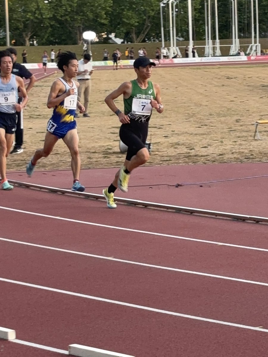 jrerunning_of's tweet photo. 【大会結果】
#ホクレンDC 北見大会
5000mC組
7着  #吉田凌  14分17秒80
5000mB組
1着🥇 #松永伶     13分42秒27 
　　　　　　　自己記録更新‼️
5着     #工藤大和  13分57秒35

ご声援ありがとうございました📣

#JR東日本ランニングチーム #JR東日本 
#ホクレン北見 https://t.co/pGAkCOFcNR