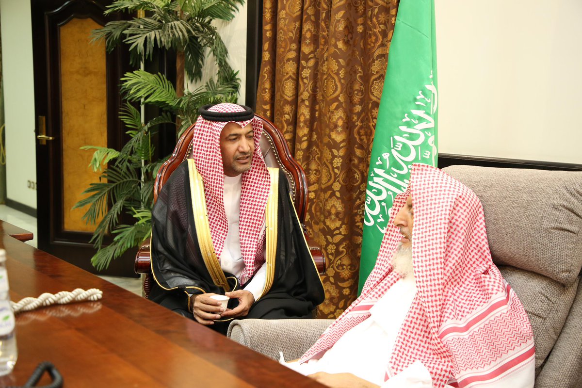 tarabut_assn's tweet photo. تشرفنا اليوم بزيارة وتزكية سماحة مفتي عام المملكة رئيس هيئة كبار العلماء الرئيس العام للبحوث العلمية والإفتاء الشيخ عبدالعزيز بن عبدالله بن محمد آل الشيخ حفظه الله بمقر الرئاسة بمحافظة الطائف …

رابط الخبر :

https://t.co/nU6mRoU0Zi

————
#السعودية #الطائف
@SNSA80 @aliftasa https://t.co/GMtCxCvc3d