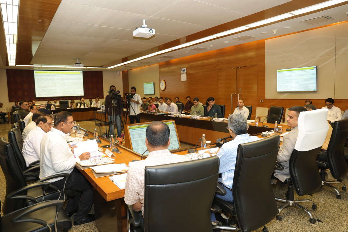 Gujarat’s Strong Commitment Towards Road Safety – Vision 2030

The Gujarat Road Safety Authority recently convened a high-level meeting with key officials to outline a comprehensive roadmap aimed at significantly reducing road accident fatalities under Vision 2030.

✅ Vision
