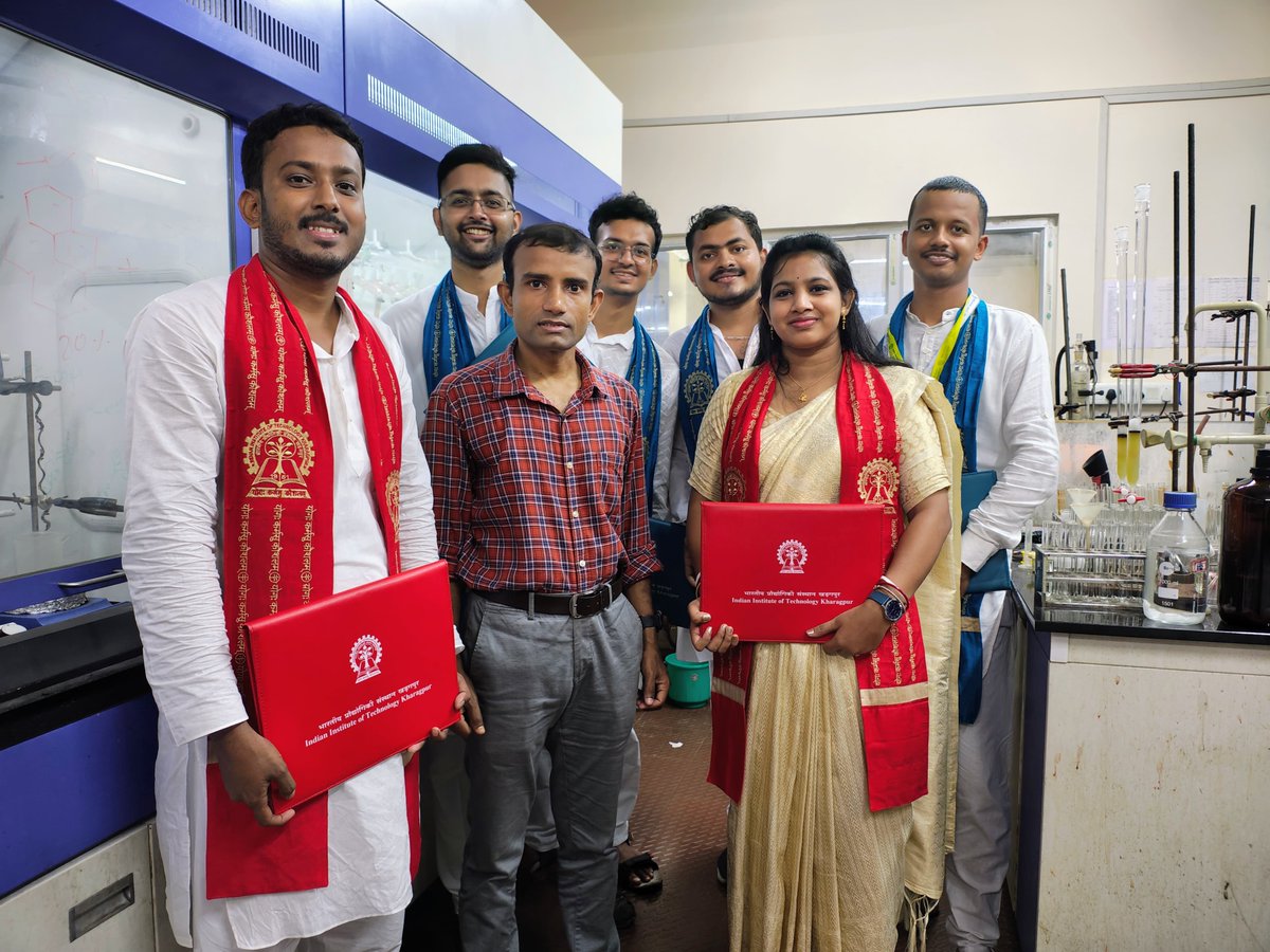 MSM Lab (@msm_lab) on Twitter photo Congratulation to our lab's newest alumni!🎓 2 PhDs
<a href="/GANESHKARAN16/">GANESH KARAN</a> <a href="/gminakshi1/">Minakshi Ghosh</a> , 1 BS-MS <a href="/shubhamsnehil21/">Shubham</a> and 3 masters <a href="/UmeshDash1112/">Umesh Dash</a> <a href="/Satyapradhan63/">Satyajit Pradhan</a> <a href="/rikbanerjee1809/">Rik Banerjee</a> graduates. Wishing you all a very bright future ahead 💐👏 <a href="/modhumaji/">@Modhu Sudan Maji</a>
#Convocation2025 <a href="/IITKgp/">IIT Kharagpur🇮🇳</a> Congratulation to our lab's newest alumni!🎓 2 PhDs
<a href="/GANESHKARAN16/">GANESH KARAN</a> <a href="/gminakshi1/">Minakshi Ghosh</a> , 1 BS-MS <a href="/shubhamsnehil21/">Shubham</a> and 3 masters <a href="/UmeshDash1112/">Umesh Dash</a> <a href="/Satyapradhan63/">Satyajit Pradhan</a> <a href="/rikbanerjee1809/">Rik Banerjee</a> graduates. Wishing you all a very bright future ahead 💐👏 <a href="/modhumaji/">@Modhu Sudan Maji</a>
#Convocation2025 <a href="/IITKgp/">IIT Kharagpur🇮🇳</a>