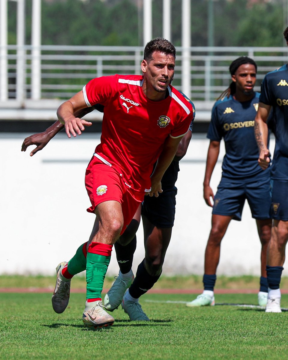 MaritimoMadeira's tweet image. 📸 Segundo jogo-treino (3-2) 🆚 Estoril Praia 
⚽⚽ Alexandre Guedes
⚽ Rodrigo Andrade

#CSMaritimo #PreepocaCSM