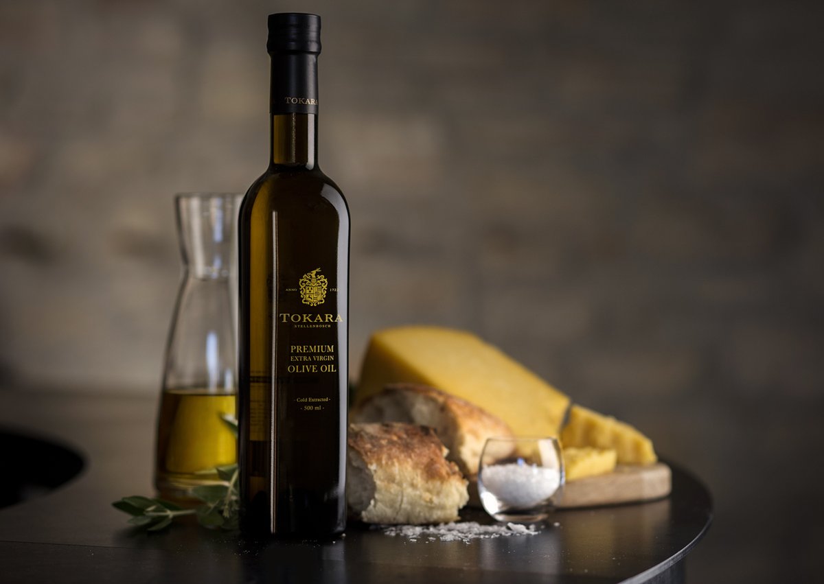 Yes, you can cook with extra virgin olive oil — and you should. It’s rich in antioxidants, heart-healthy fats, and supports longevity. South Africa makes some of the world’s finest EVOO — like ours at Tokara. Support local, taste the difference.
#TokaraOliveOil #EVOO #ColdPressed