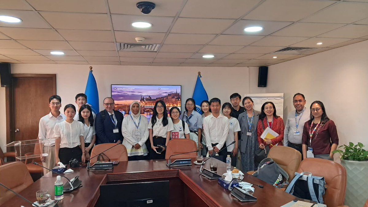 FAOinNENA_EN's tweet image. A joint exchange with Zhejiang University highlighted collaboration with @FAO on digital agriculture, youth empowerment, and food safety. The renewed MoU strengthens South-South cooperation for sustainable agri-food systems. 🌱🌍