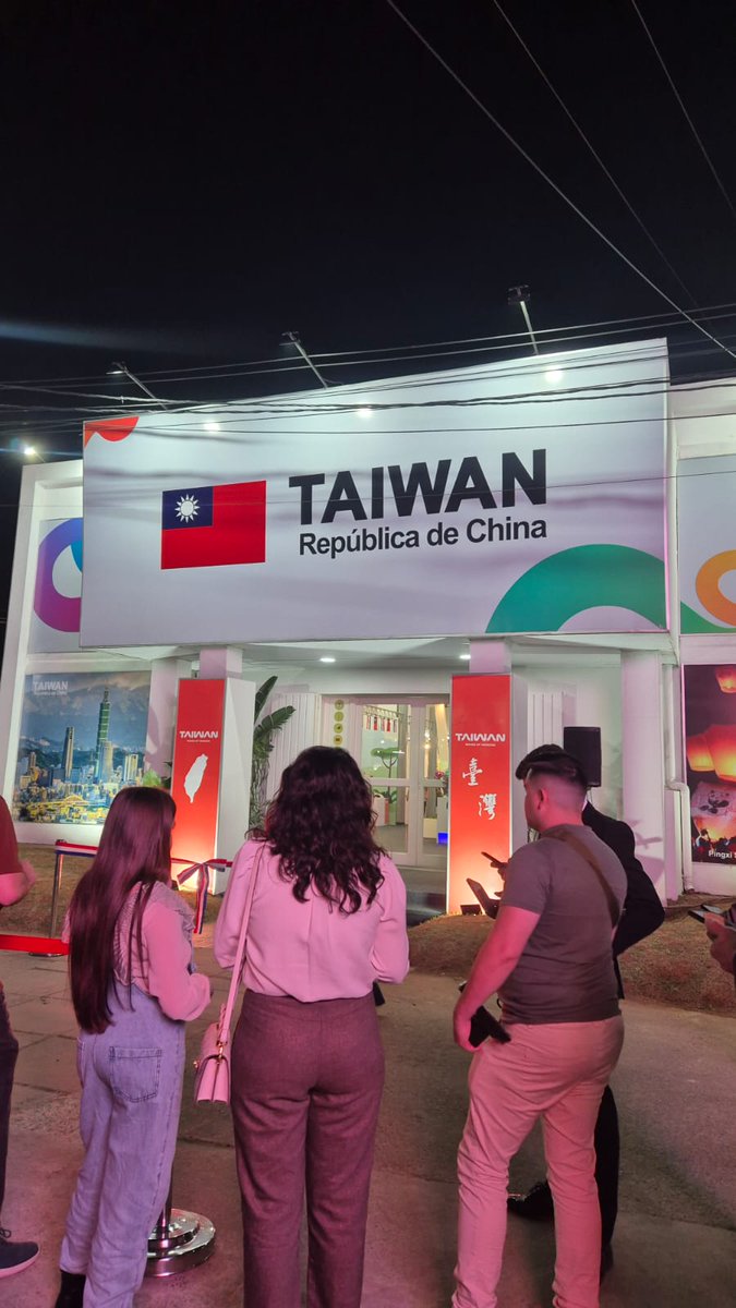 Clarita Martínez Verdún (@clarymv) on Twitter photo ✨️ Estuve en la habilitación oficial del stand de la Embajada de Taiwán <a href="/TW_Paraguay/">Embajada de Taiwán en Paraguay-中華民國駐巴拉圭大使館</a> en la Expo.
🤝 Muchas gracias al embajador de Taiwán, José Han, por la invitación. Valoramos todo el trabajo que hacen para fortalecer la unidad entre Paraguay y Taiwán
#Taiwan
🇹🇼❤️🇵🇾 ✨️ Estuve en la habilitación oficial del stand de la Embajada de Taiwán <a href="/TW_Paraguay/">Embajada de Taiwán en Paraguay-中華民國駐巴拉圭大使館</a> en la Expo.
🤝 Muchas gracias al embajador de Taiwán, José Han, por la invitación. Valoramos todo el trabajo que hacen para fortalecer la unidad entre Paraguay y Taiwán
#Taiwan
🇹🇼❤️🇵🇾