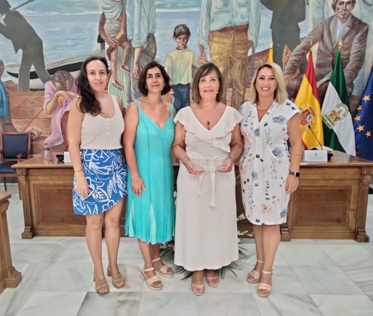 podemosrincon's tweet photo. 🟣 Felicitamos a la Peña El Piyayo por su Marenga de Honor de Rincón de la Victoria.  Un reconocimiento super merecido en su larga trayectoria de más de 40 años, por muchos años más ! 🤗🤗🤗 https://t.co/ed0U2cjSMp