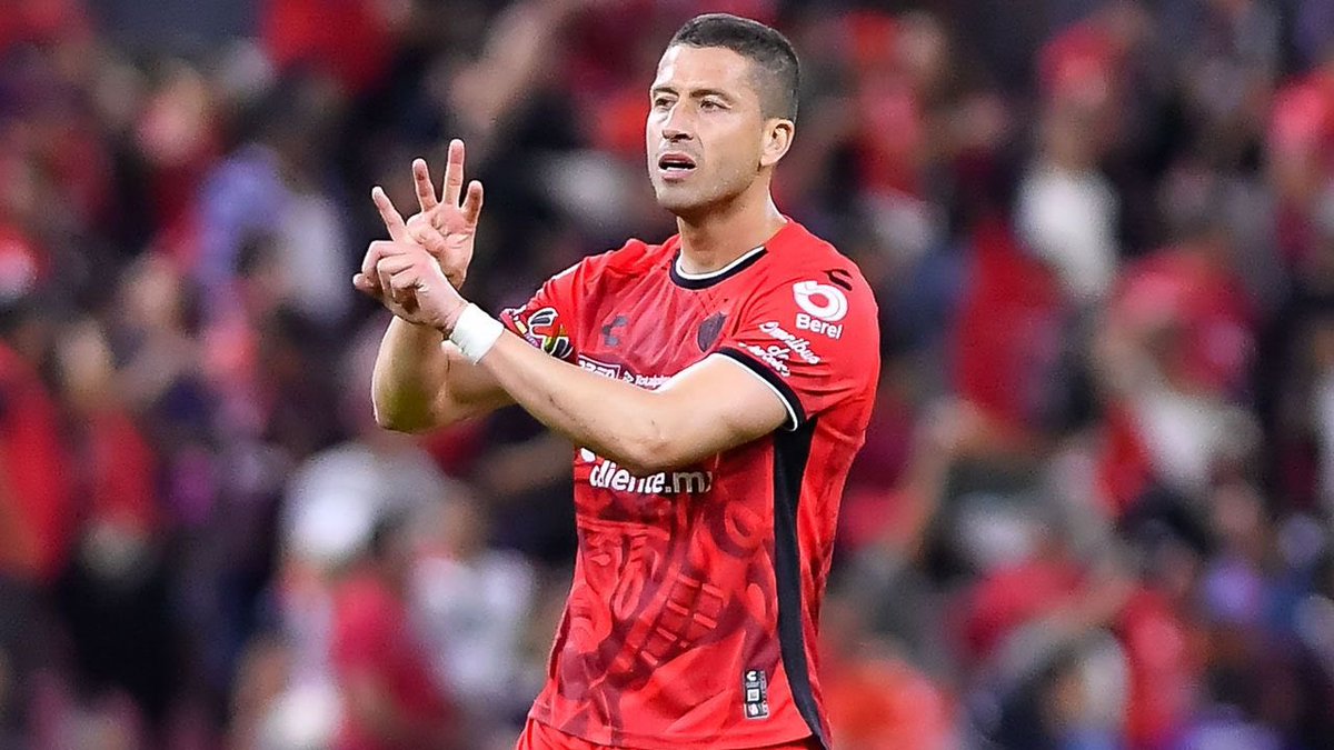 LeanMagnoni's tweet image. 🚨🚨 #Independiente negocia por Hugo Martin Nervo 

➡️ Hay oferta verbal por el defensor central de 34 años 
➡️ El jugador quedo libre de #Atlas 

ℹ️ @GerGarciaGrova 

#MercadoDePases #Futbol #LPF