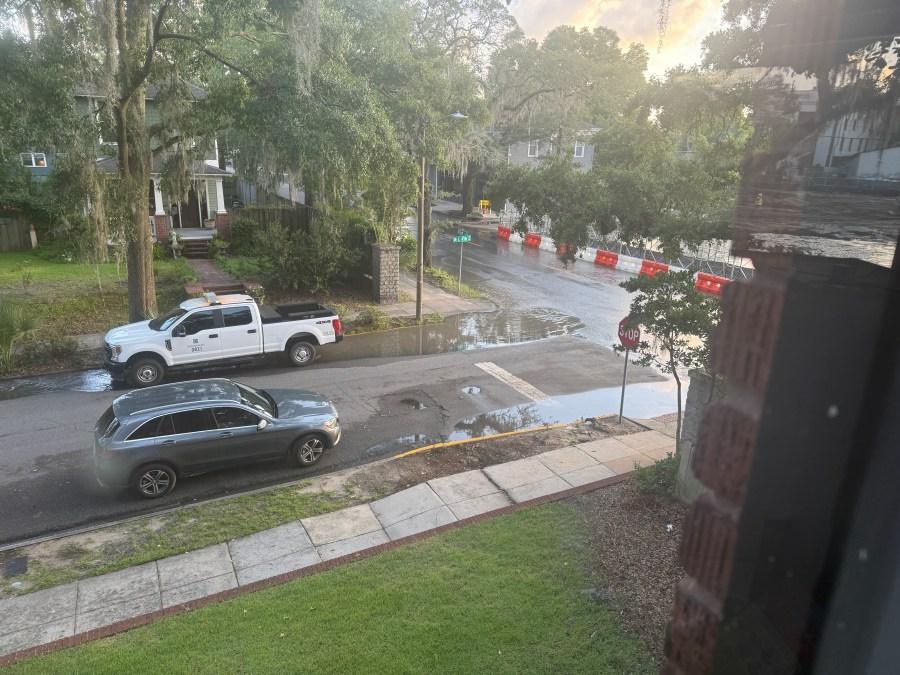 Portion of Bull Street closed due to water leak | 97.3 KISSFM | WSAV News 3 On Your Side 973kissfm.iheart.com/featured/wsav-…