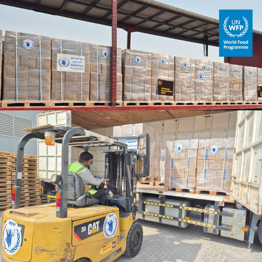 WFP_Ethiopia's tweet image. Thanks to @UPS_Foundation & #UNHRD, over 18MT of @WFP high-energy biscuits have been airlifted from Dubai to support families fleeing crisis in #SouthSudan.
These life-saving supplies have just arrived in 🇪🇹, where they will assist people crossing the border in search of safety.