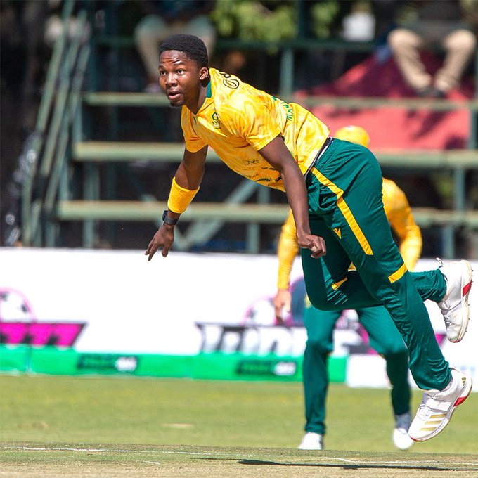 Superb bowling by Kwena & SA so far 👏