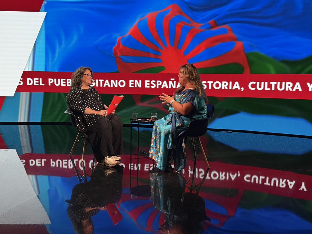 Ministerio de Igualdad (@igualdadgob) on Twitter photo 🗣️ “El gran triunfo del pueblo gitano se dará cuando tengamos el pie en la universidad antes que en la exclusión”.
🔴 La directora general de <a href="/SinRacismoGob/">D.G. Igualdad de Trato y contra el racismo</a>, <a href="/BeaMCarrillo/">Beatriz Micaela Carrillo de los Reyes</a>, participa en el foro de <a href="/_infoLibre/">infoLibre</a> '600 años del pueblo gitano en España: Historia, cultura y futuro'. 🗣️ “El gran triunfo del pueblo gitano se dará cuando tengamos el pie en la universidad antes que en la exclusión”.
🔴 La directora general de <a href="/SinRacismoGob/">D.G. Igualdad de Trato y contra el racismo</a>, <a href="/BeaMCarrillo/">Beatriz Micaela Carrillo de los Reyes</a>, participa en el foro de <a href="/_infoLibre/">infoLibre</a> '600 años del pueblo gitano en España: Historia, cultura y futuro'.