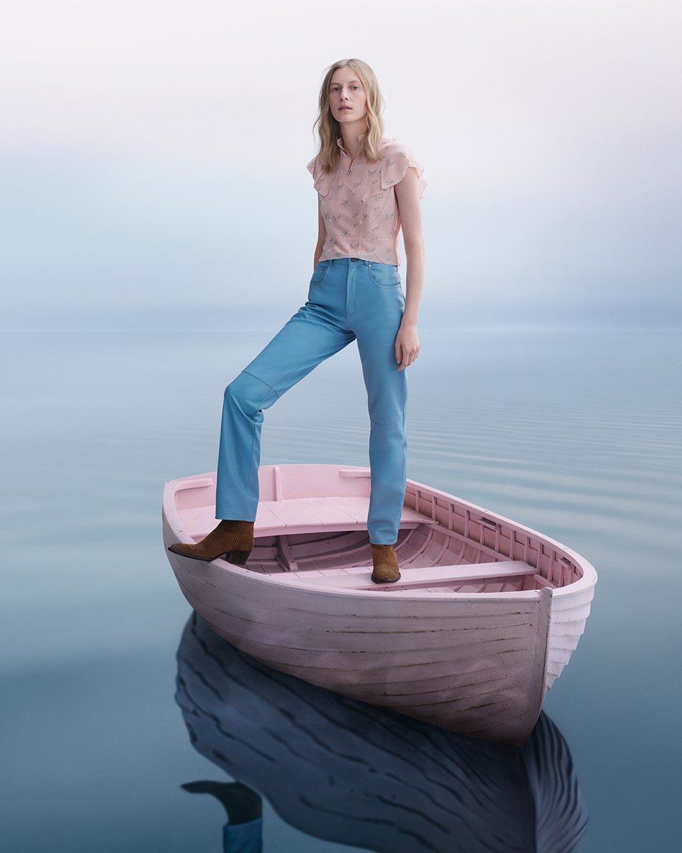 Prada's tweet image. The essence of summer. Julia Nobis in Prada’s “Days of Summer”.
Discover the campaign at: tinyurl.com/4dxhvcyz
Creative Directors: #MiucciaPrada and #RafSimons
Photography: Oliver Hadlee Pearch
Campaign Creative Direction: Ferdinando Verderi
#PradaSummer #Prada