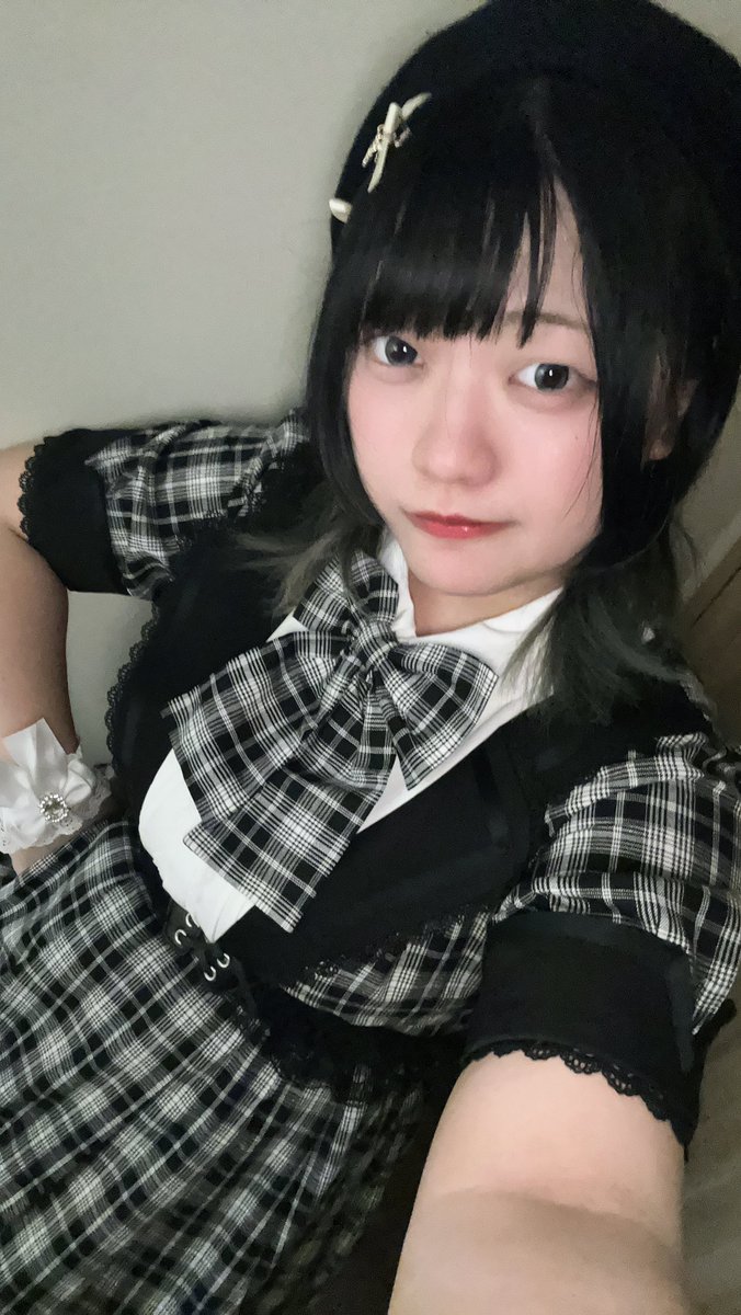 mayoumicu's tweet photo. 生存報告！！！
最近下班就累倒了，已經到了遜遜的年紀了！！
好像沒說過最近在忙搬家（快搬完了）
我已經快要2個月沒有玩電腦了
（很崩潰） https://t.co/vkxXWyD1z6