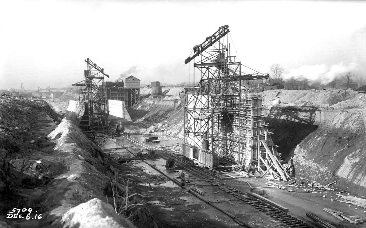MWRDGC's tweet image. Historical Photo of the Day: Construction of the Cal-Sag Channel on December 6, 1916. Learn more about the Chicago Area Waterway System ⚓🐢⬇️
mwrd.org/what-we-do/red…