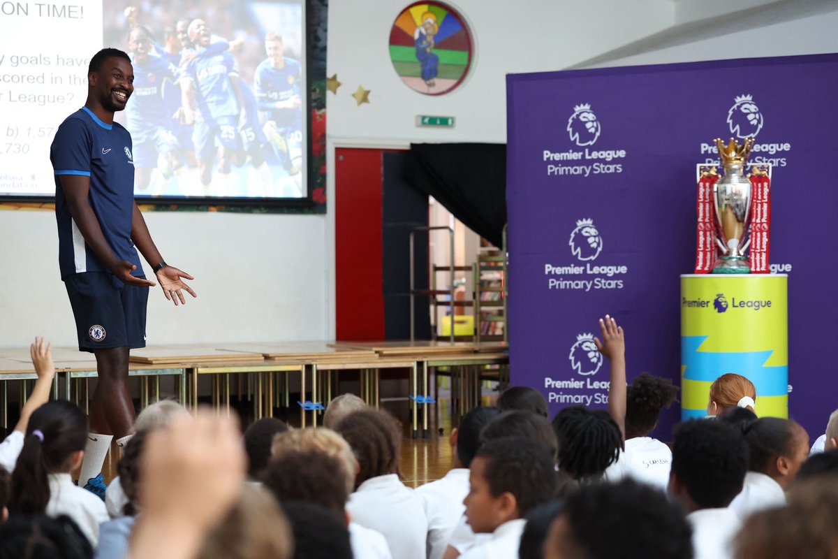 CFCFoundation's tweet image. βToday is something our school will remember forever!β π
The Premier League trophy made its way to two Chelsea Foundation #PLPrimaryStars schools last week. π
chelseafc.com/en/news/articlβ¦