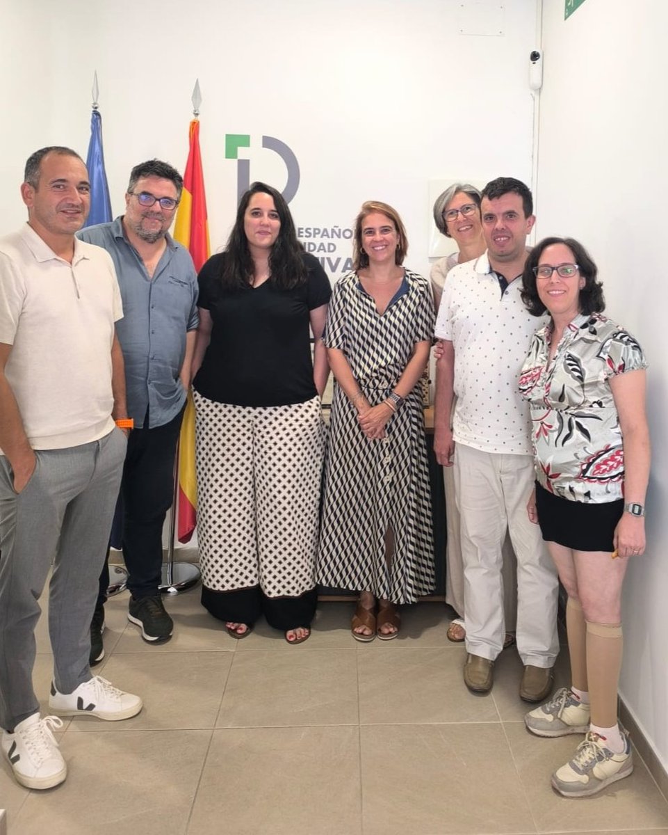 CEACOG. Centro Español de Accesibilidad Cognitiva (@ceacog) on Twitter photo Ayer recibimos en el CEACOG al equipo del Instituto Municipal de Personas con Discapacidad del <a href="/bcn_ajuntament/">Ajuntament de Barcelona</a> 🏙️.
🎯 Hablamos de los retos que afrontan para el desarrollo de su Oficina Técnica para la Accesibilidad Universal y del plan municipal que le dará impulso. Ayer recibimos en el CEACOG al equipo del Instituto Municipal de Personas con Discapacidad del <a href="/bcn_ajuntament/">Ajuntament de Barcelona</a> 🏙️.
🎯 Hablamos de los retos que afrontan para el desarrollo de su Oficina Técnica para la Accesibilidad Universal y del plan municipal que le dará impulso.