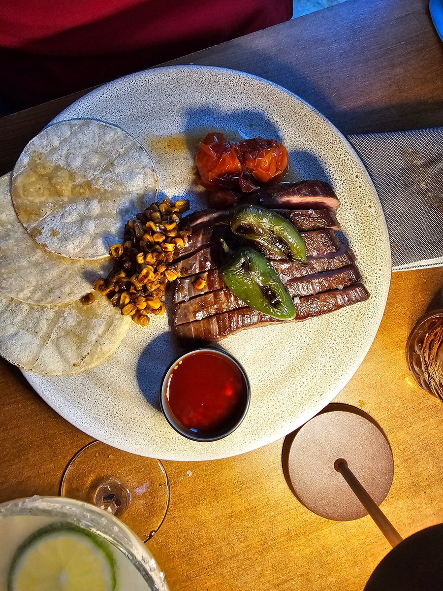 ludwigbarragan's tweet image. Always happy to find new places for 🇲🇽 food in the #EternalCity.