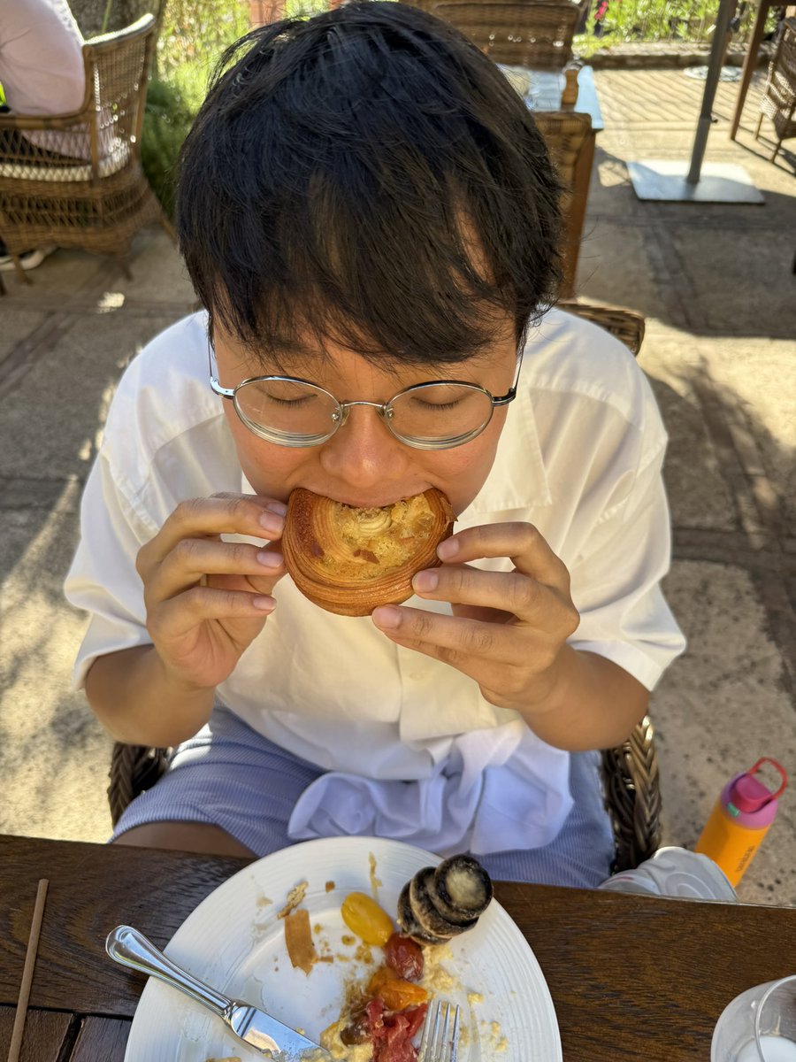 learnwdaniel's tweet image. Eating is the only way to de-stress, especially through Europe
