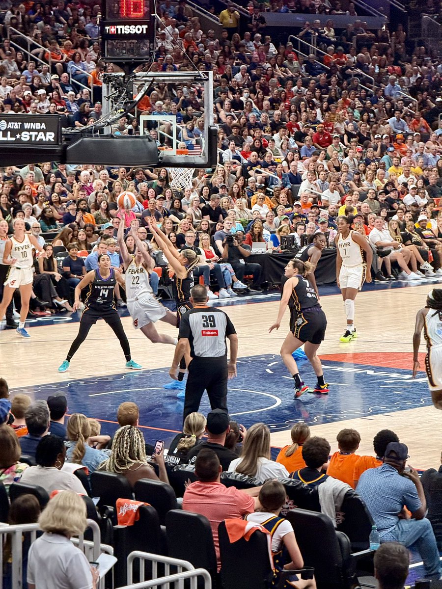 WAD1980's tweet image. Last night, I had a chance to attend my 1st @WNBA game. It was great.
The @CaitlinClark22 effect is real. It felt like a playoff atmosphere @tdgarden.
The @ConnecticutSun and @IndianaFever put on a show. 👏🏻
Not bad for last minute @TickPick tickets.