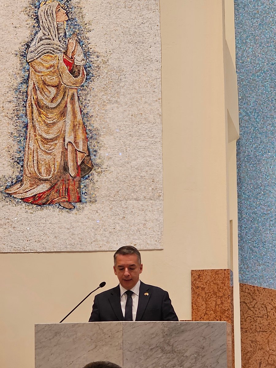 ludwigbarragan's tweet image. Agradezco muchísimo la invitación de mis queridos colegas de @EmbColStaSede para celebrar el aniversario de la #IndependenciadeColombia #20DeJulio.
🇨🇴🇲🇽🇻🇦