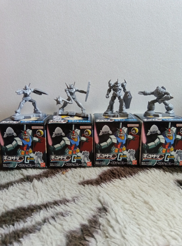 我慢できずにまた４個追加。
ゴッグとジムの相方が両方出て嬉しいしグフ超かっけぇ！
ジムはダブったんでいじっちゃおうかしら

 #チョコサプ