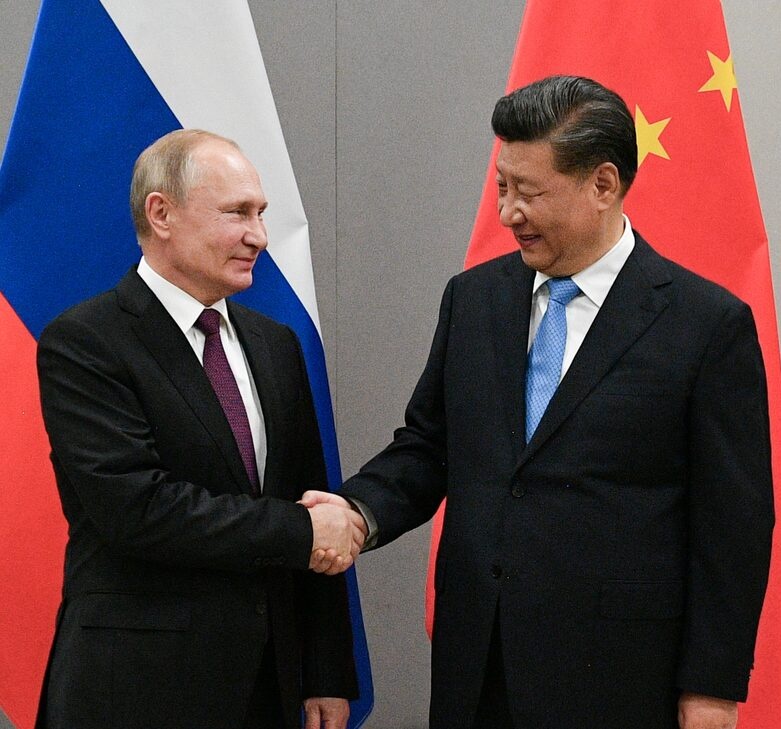 NavCom24's tweet image. #BREAKING: Russia cancels its plan to import 01 Million workers from India, will now import skilled Chinese workers.