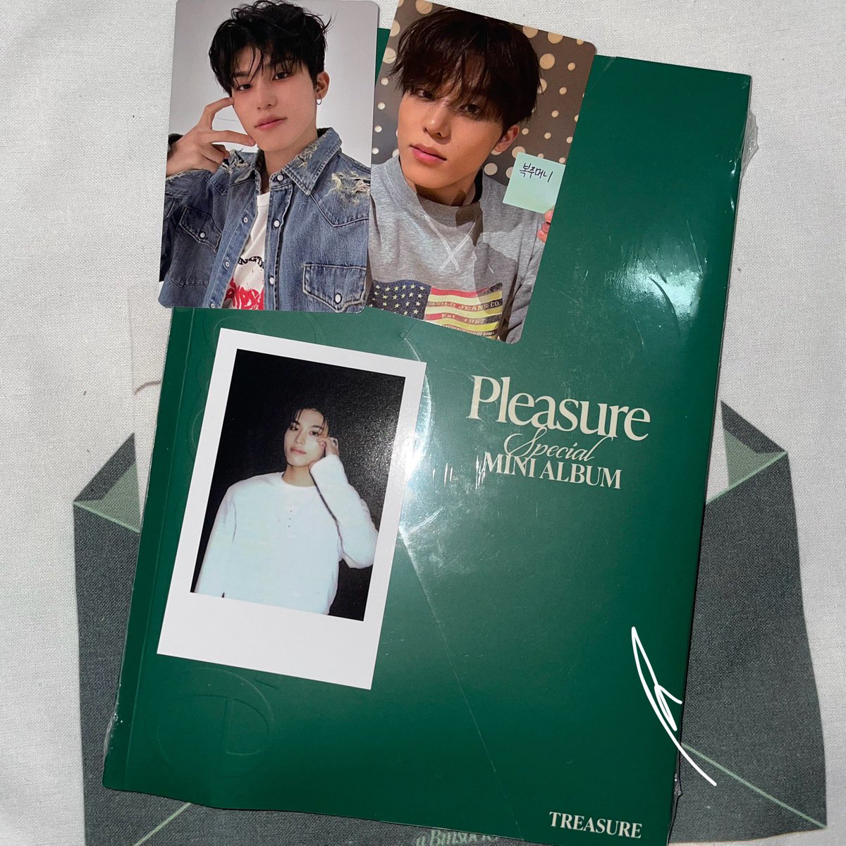 senamksj's tweet photo. want to sell

album pleasure treasure (green ver) SEALED + pob jeongwoo ygs ch 265k excl. adm oren 15%

(-) damage di belakang sudut atas ( terlampir foto )

tags. wts wtb wtt album treasure pleasure special mini album yellow https://t.co/8YQgkTenSq