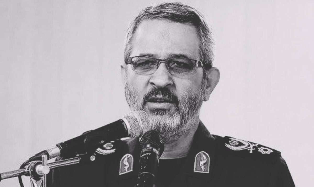 Sina___s1989's tweet image. ✍️غیب پرور تو نشت گاز های اخیر غیب شد (شما بخوان کشته شد!)
🔻سپاه اعلام کرد بخاطر عوارض شیمیایی جنگ عراق کشته شده😂
▫️نشت و منالله و گازو الشدید🤣
#شهید_نشت_گاز
#شهدای_علمک
