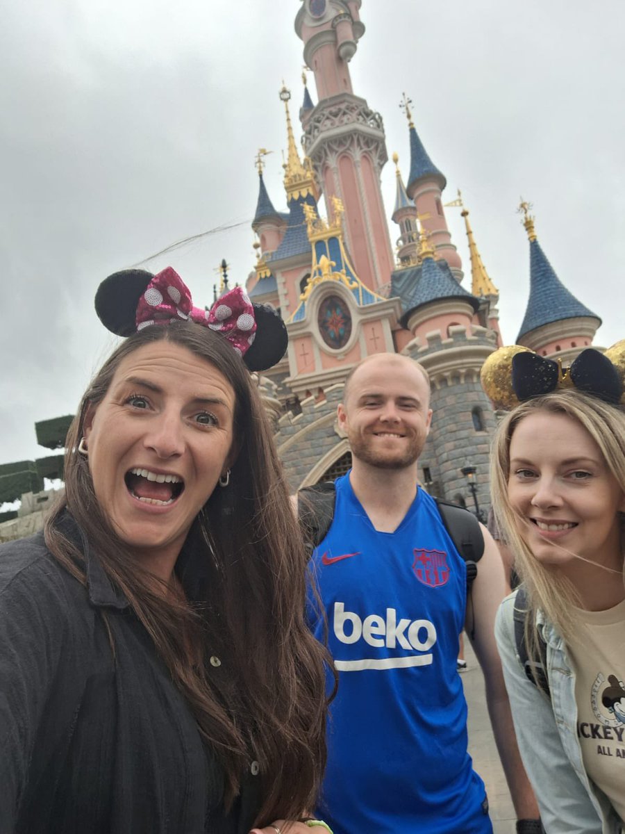 CHCSLanguages's tweet image. Disney (2) @CefnHengoed