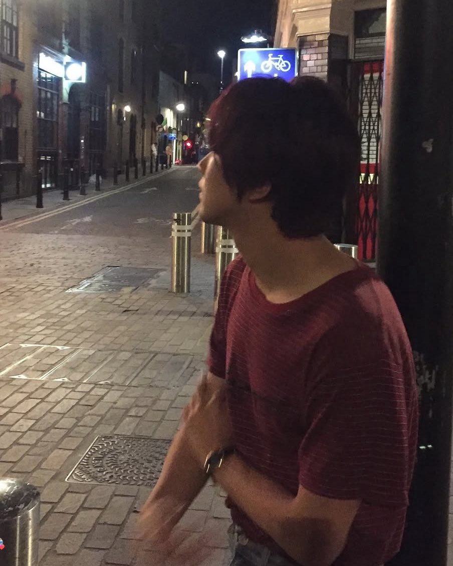 iprayncrybutdry's tweet photo. พี่คะ เพื่อนฝากขอไลน์         ให้เพื่อนมาขอเองครับ https://t.co/EUAlvk9bjI