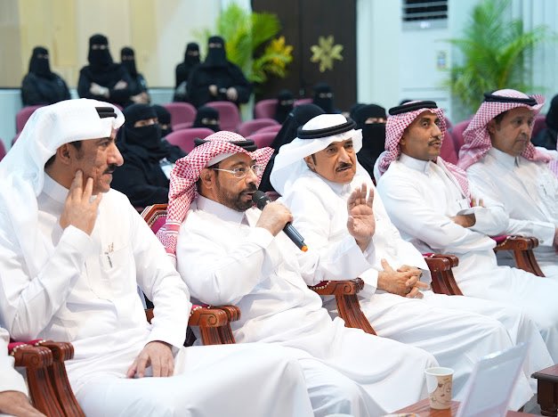 تشرّفت بإدارة جلسة حوارية بعنوان "الشباب والمهارة.. تكامل لبناء المستقبل" بمدينة سكاكا، بحضور د. أحمد السناني المستشار الخاص لسمو أمير منطقة الجوف، وعدد من القيادات بالجوف، وحضور كبير من المهتمين، وسعدت جدًا بتفاعل بعض القيادات بتقديم عدد من المبادرات التي تُنمّي مهارات الشباب.