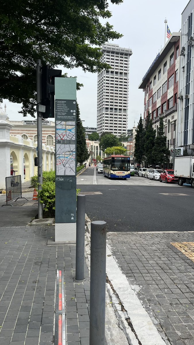 aniladimarsa's tweet photo. Cuacanya pas banget buat jalan walaupun agak takut tiba2 hujan 😂 https://t.co/GH2QhcviCi