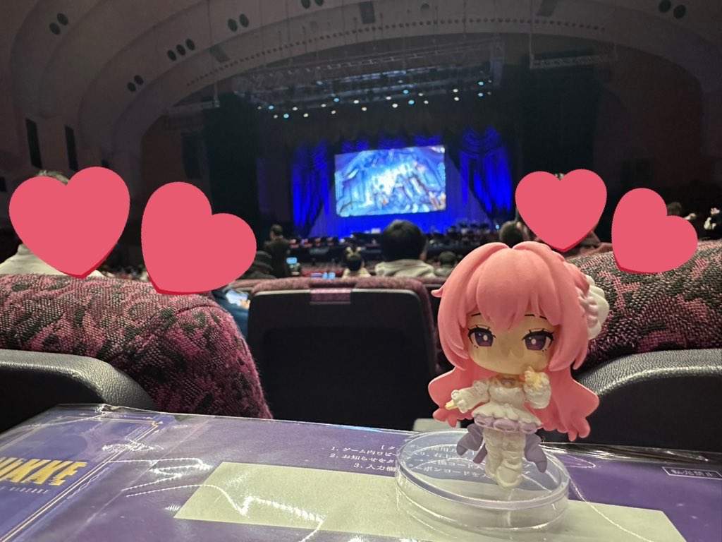 指揮官仲間と一緒に生演奏と生歌を聴きに行き終始鳥肌でしたが
それをまた見れて聴けるとは思いませんでした…
Pernelleさんの歌声最高です…
もう一度オケコンがやるのであれば
また行きたい…
またあの感動を味わいたい…

#NIKKE
#NIKKECONCERT2025