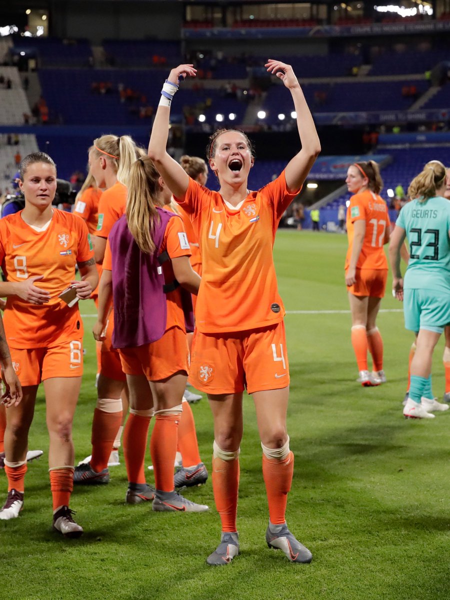 Geniet van je laatste professionele wedstrijd, Merel ✨

Bedankt voor alles 🫶

#EurojackpotVrouwenEredivisie