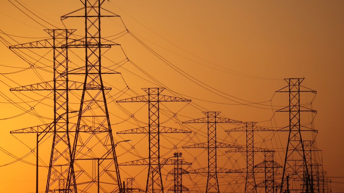 Congress’ new bill could spike residents’ and business owners’ electricity rates between 60% and 350% over the next decade—with Missouri, Kansas, and Kentucky facing similar hikes.
 
These states’ congressional delegations overwhelmingly backed the bill.
buff.ly/2MxCAqs